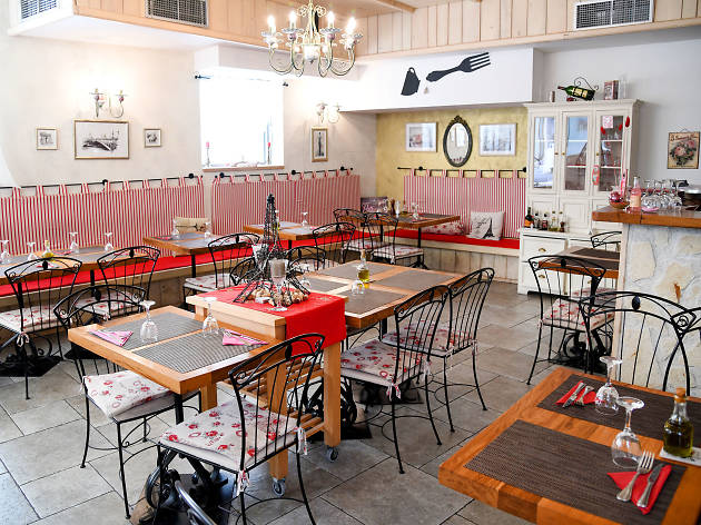 Bistro La Rose Bistro La Rose
