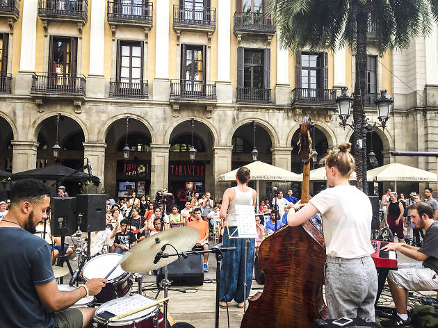 Singer's Corner Plaça Reial