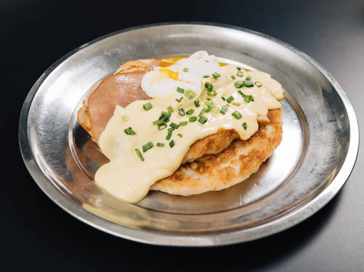 Eggs Benedict Prata