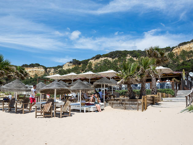 Os melhores bares de praia perto de Lisboa Os melhores bares de praia perto de Lisboa