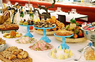 16 Best Brunches In Paris