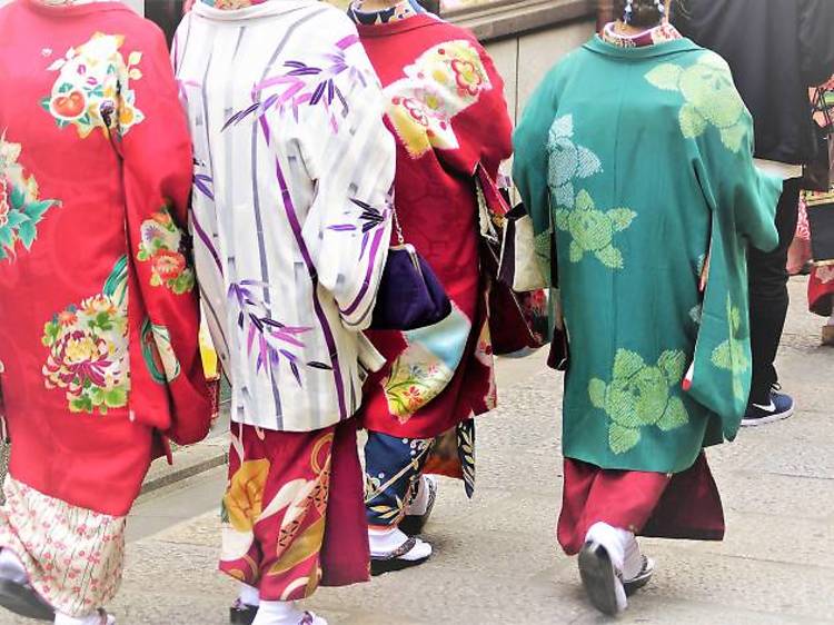 How traditional male and female Japanese clothing have progressed