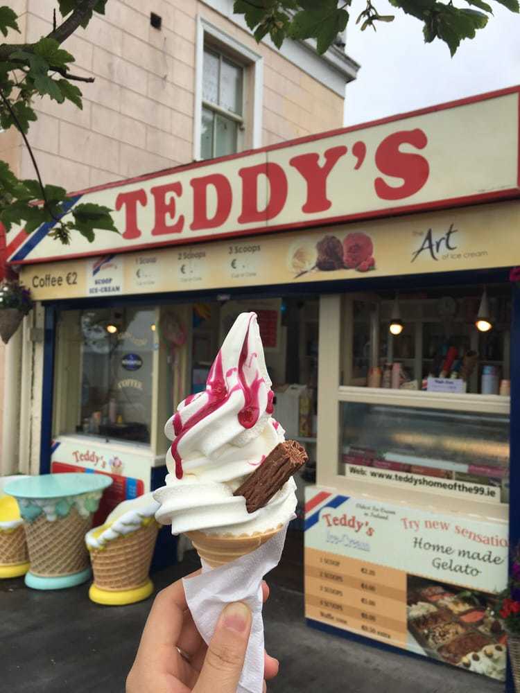 Ice cream teddy shop