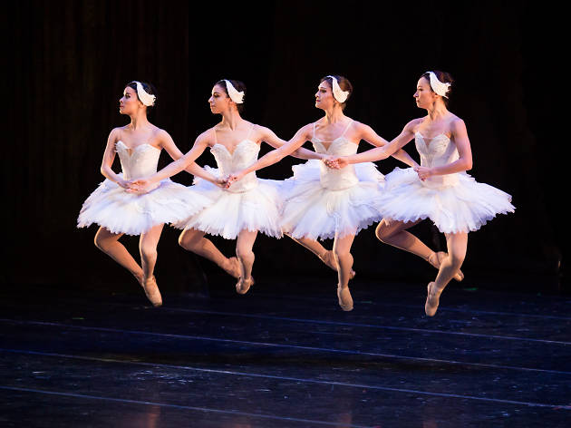 El lago de los cisnes El lago de los cisnes de la Compañía Nacional de Danza