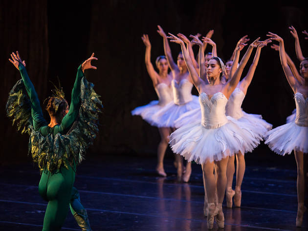 El lago de los cisnes de la Compañía Nacional de Danza