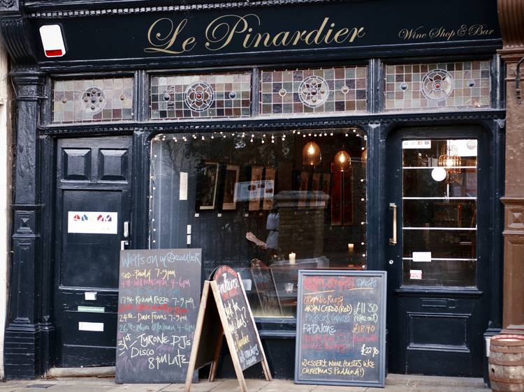 Pay a visit to Le Pinardier