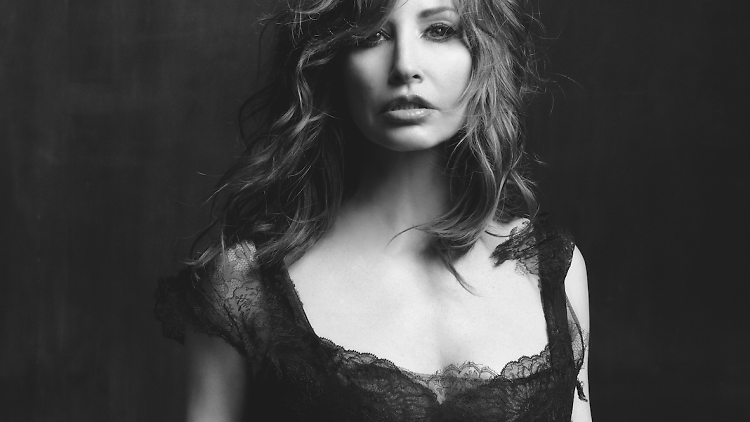 Gina Gershon