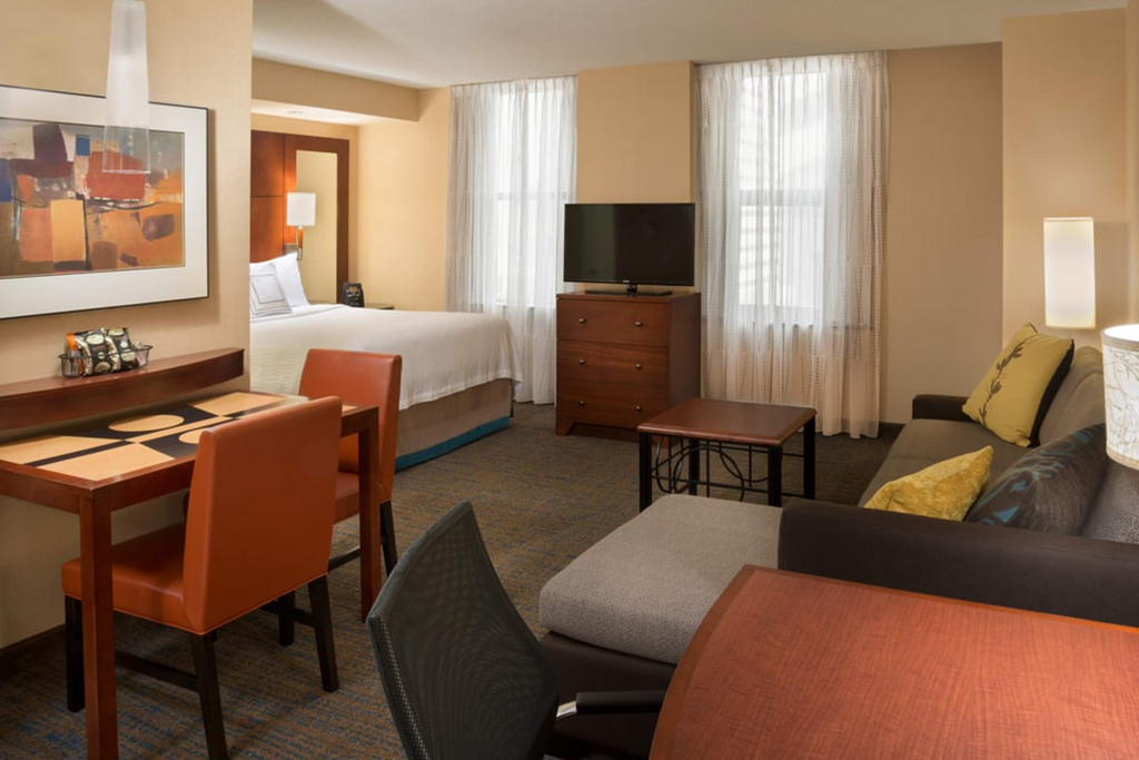10 Best Cheap Hotels in Toronto for Comfort on a Budget