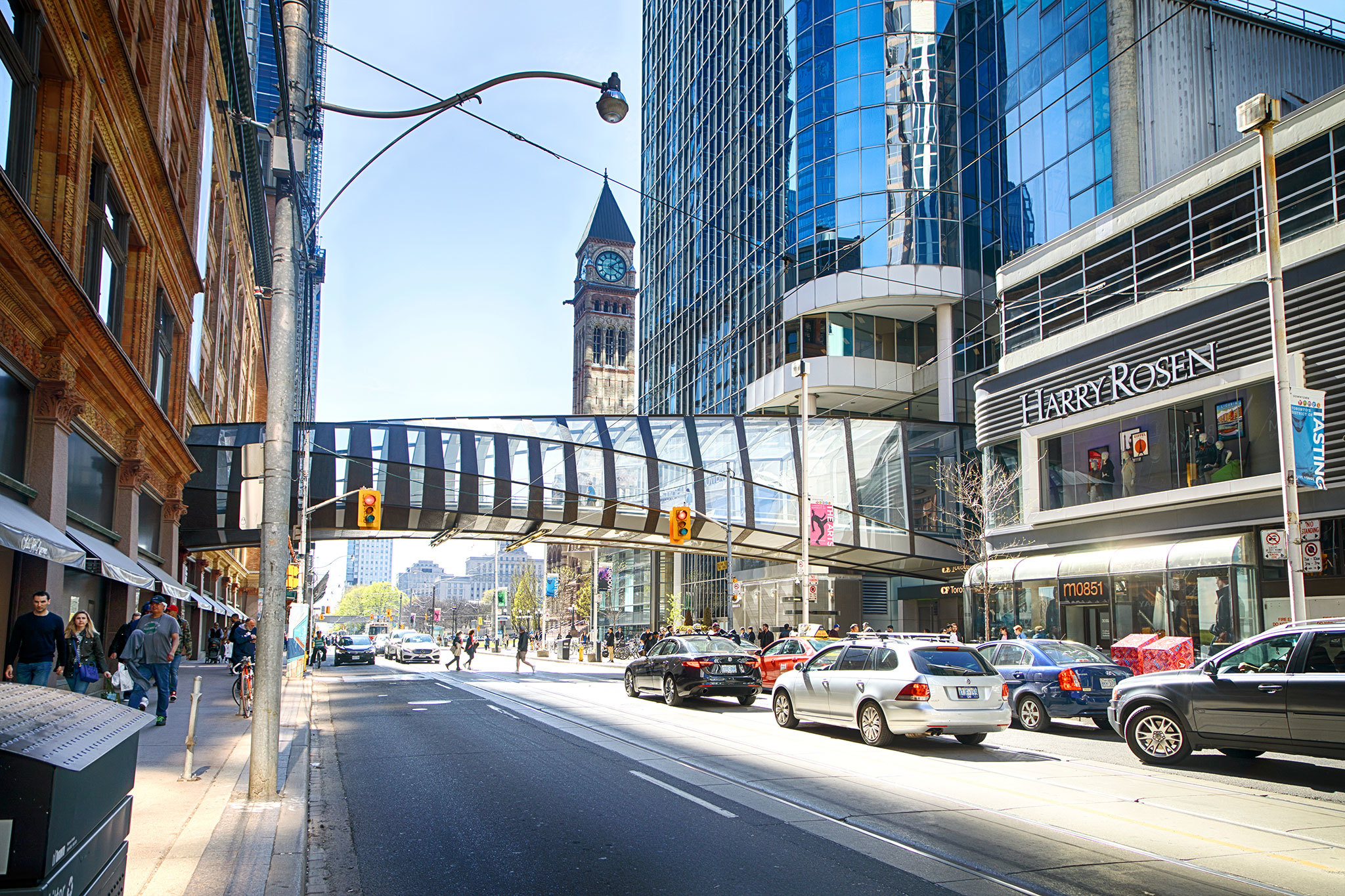 Staying in Downtown Toronto- Six Coolest Neighborhoods to Consider