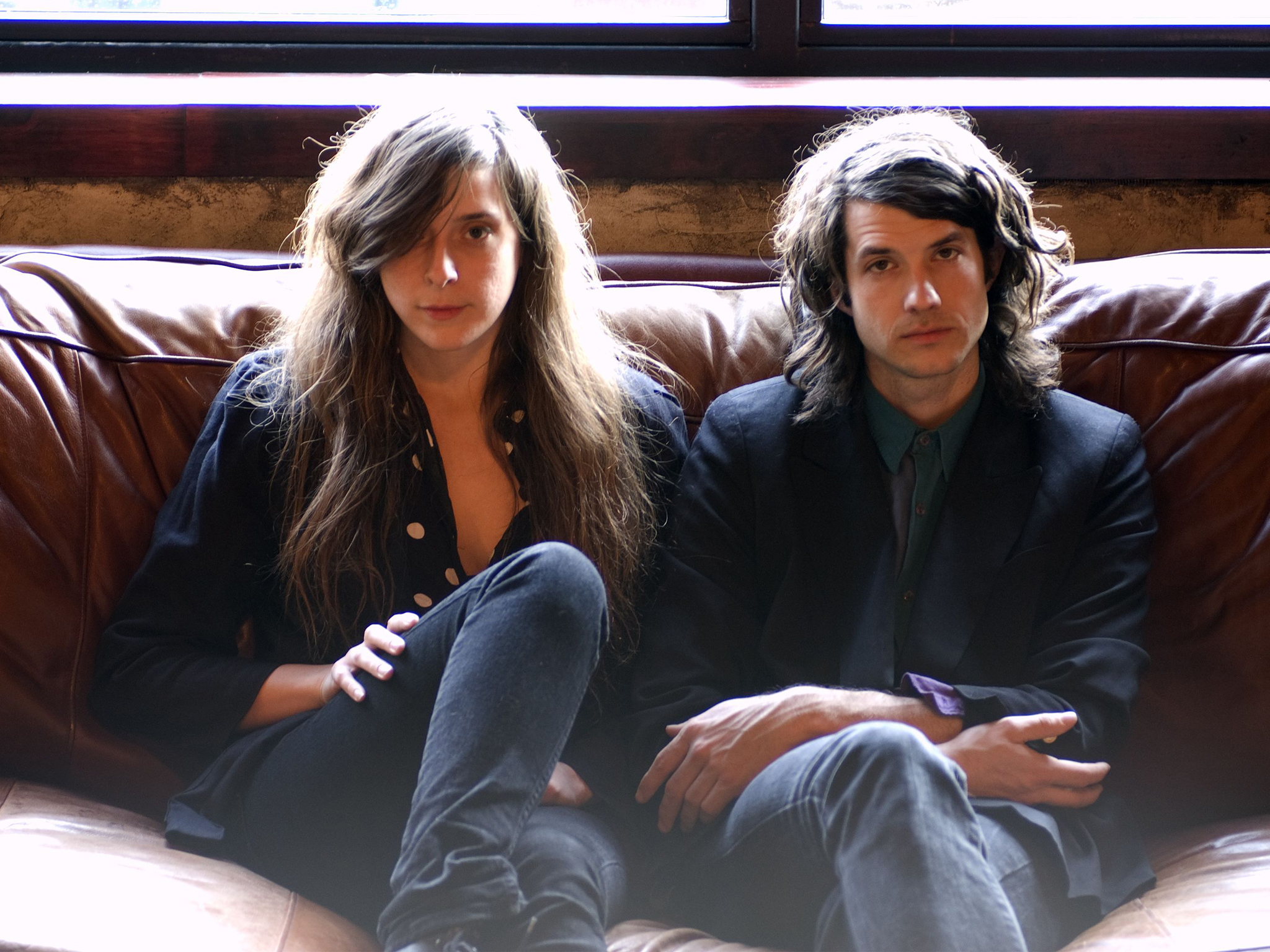 Beach house space song. Beach House Band. Beach House исполнитель группа. Солистка Beach House. Алекс Скэлли.