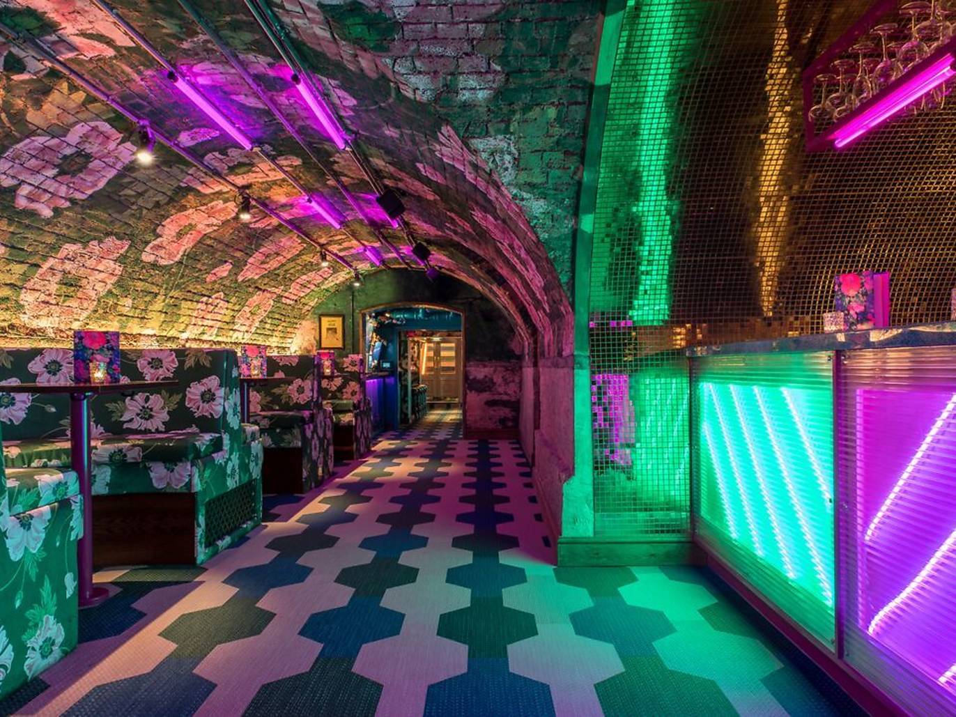 16 Best Bars In Covent Garden For Wine and Cocktails