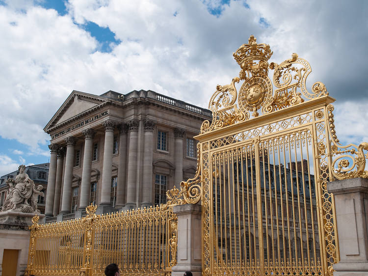 Admire the finest contemporary art at the Château de Versailles