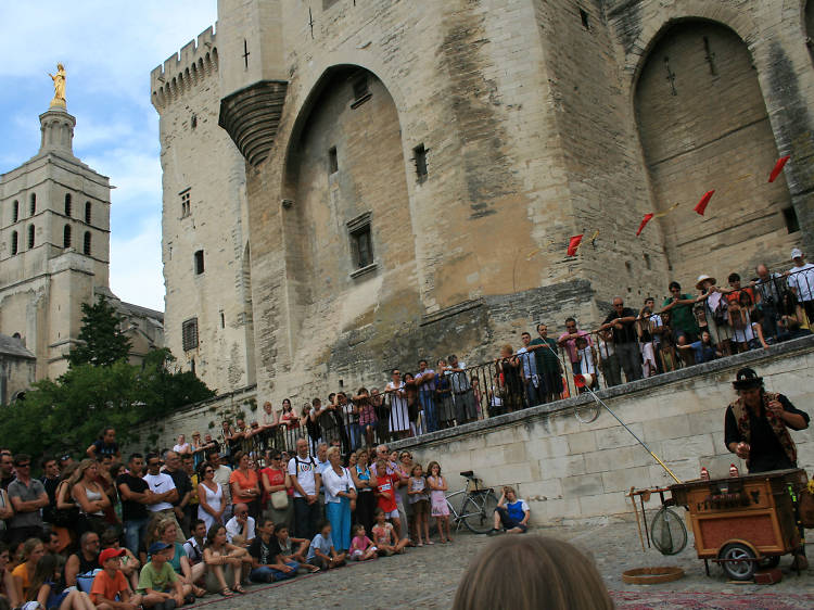 See a play at the Festival d’Avignon