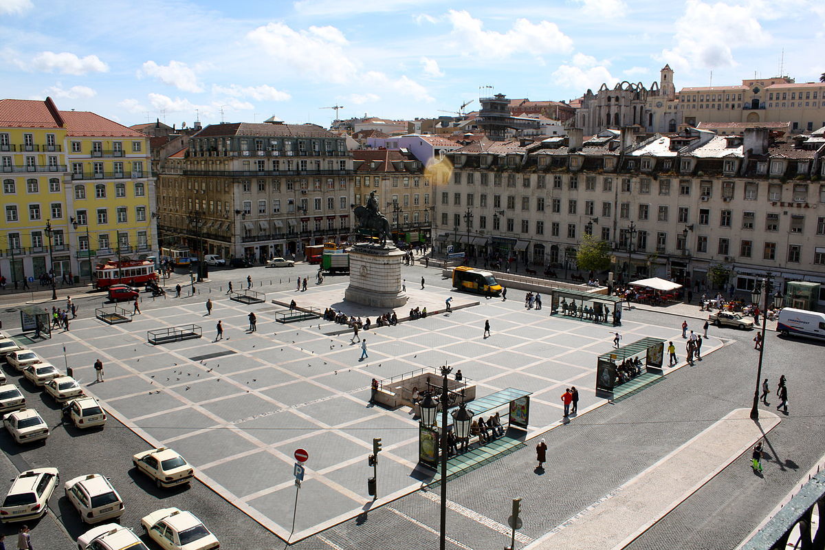 Trânsito na Baixa: obras obrigam a inverter sentido da Rua dos Douradores