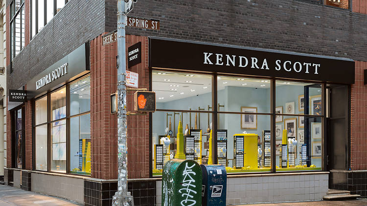 Kendra Scott storefront