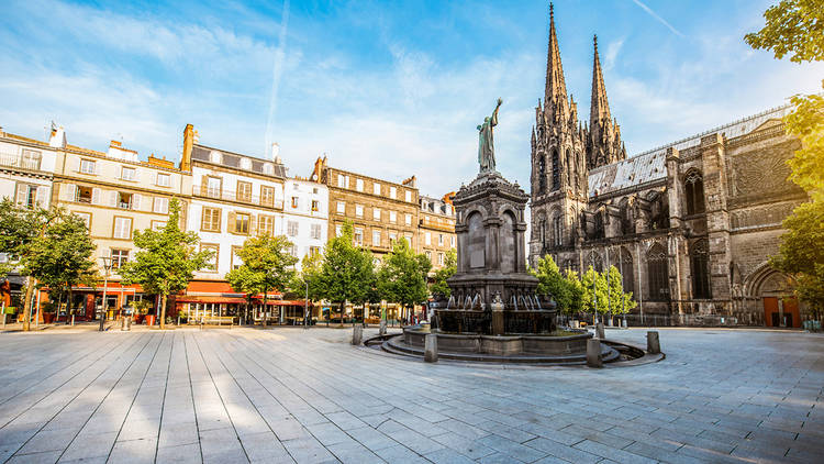 Victory Square, Clermont-Ferrand, France_KLM adv