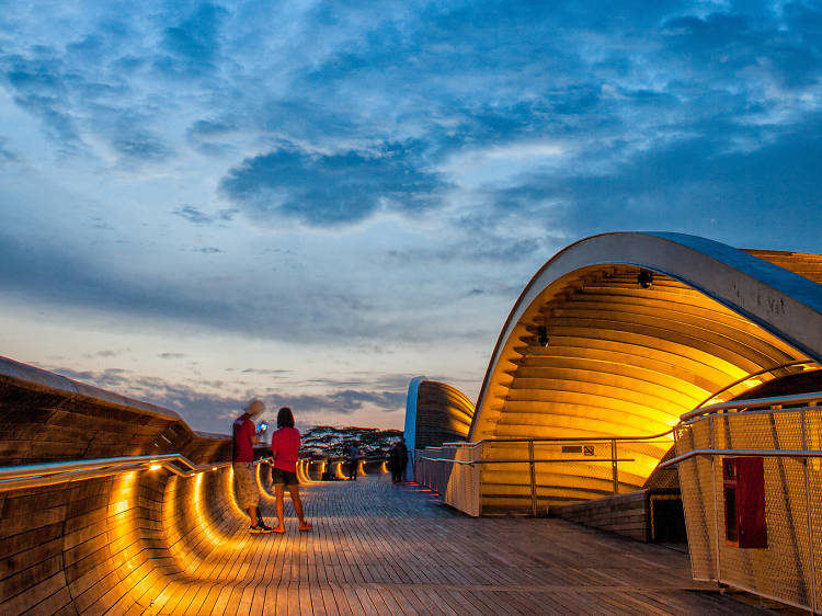 Henderson Waves