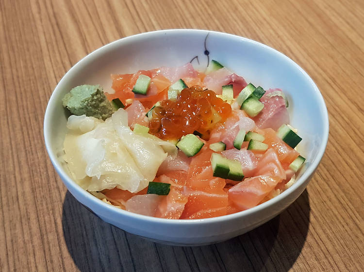 Chirashi sushi at Yayoi