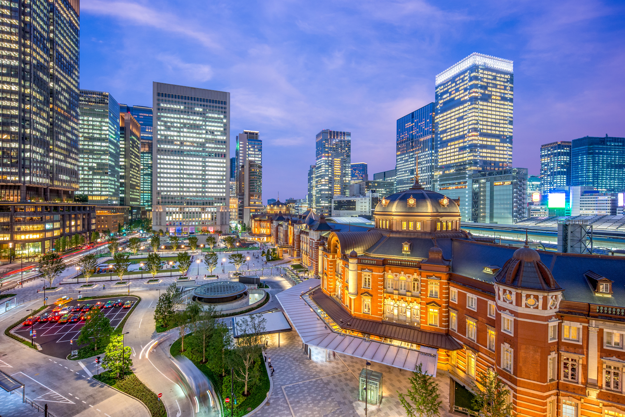 tokyo-station-104th-anniversary-celebration-with-104-santas-things-to