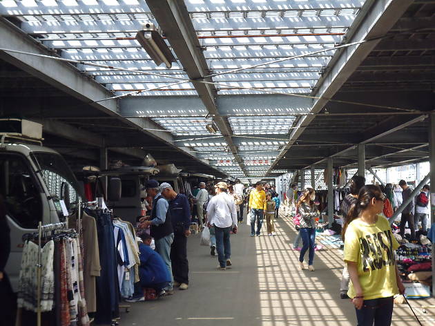 Oi Racecourse Tokyo City Flea Market Shopping In Oimachi Tokyo