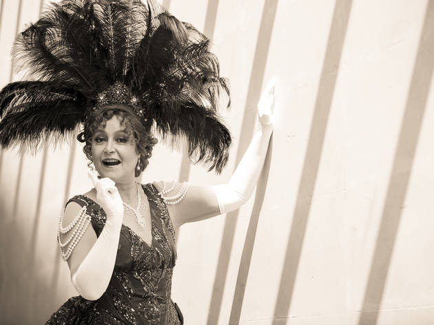 Daniela Romo Daniela Romo es Dolly en Hello Dolly