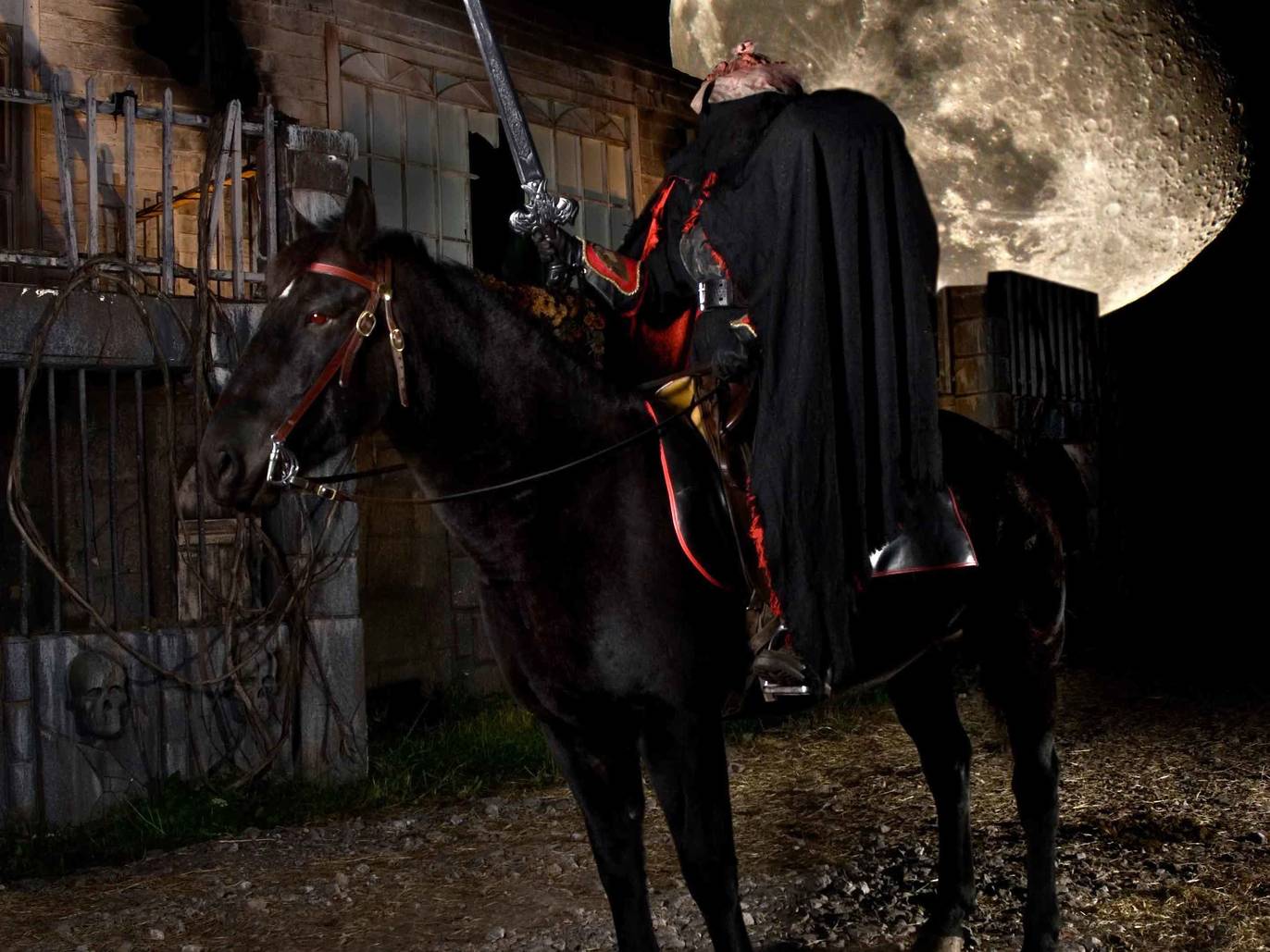 Haunted Hayride NY Spots That'll Make Kids Scream with Delight