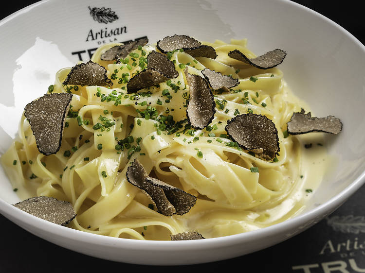 Artisan de la Truffe: tagliatelle with truffle shavings