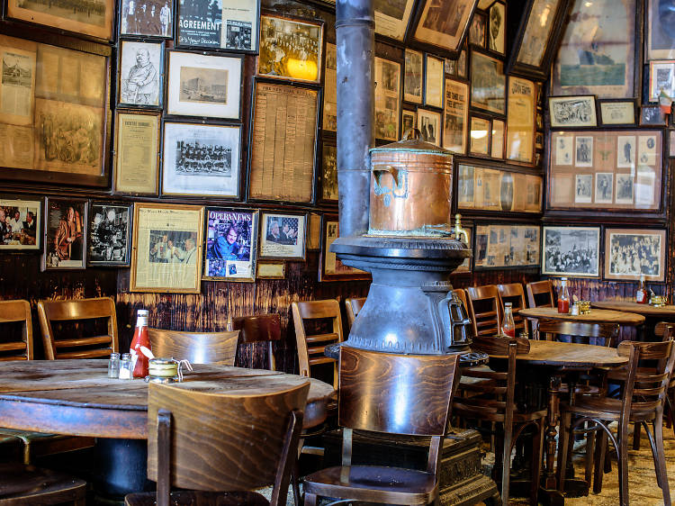 It has NYC's oldest Irish pub