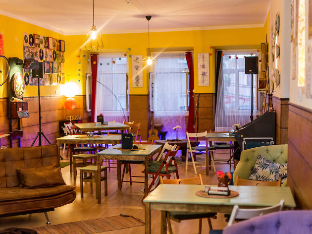Este bar não é só para Camones Este bar não é só para Camones