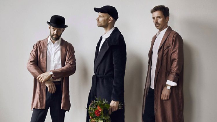 Whomadewho