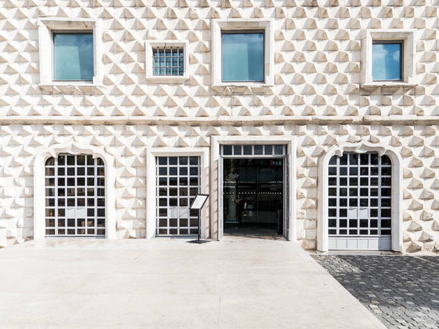 Casa dos Bicos Casa dos Bicos