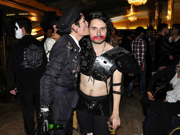 A Hell of a Party Fiesta de disfraces de Anal Magazine