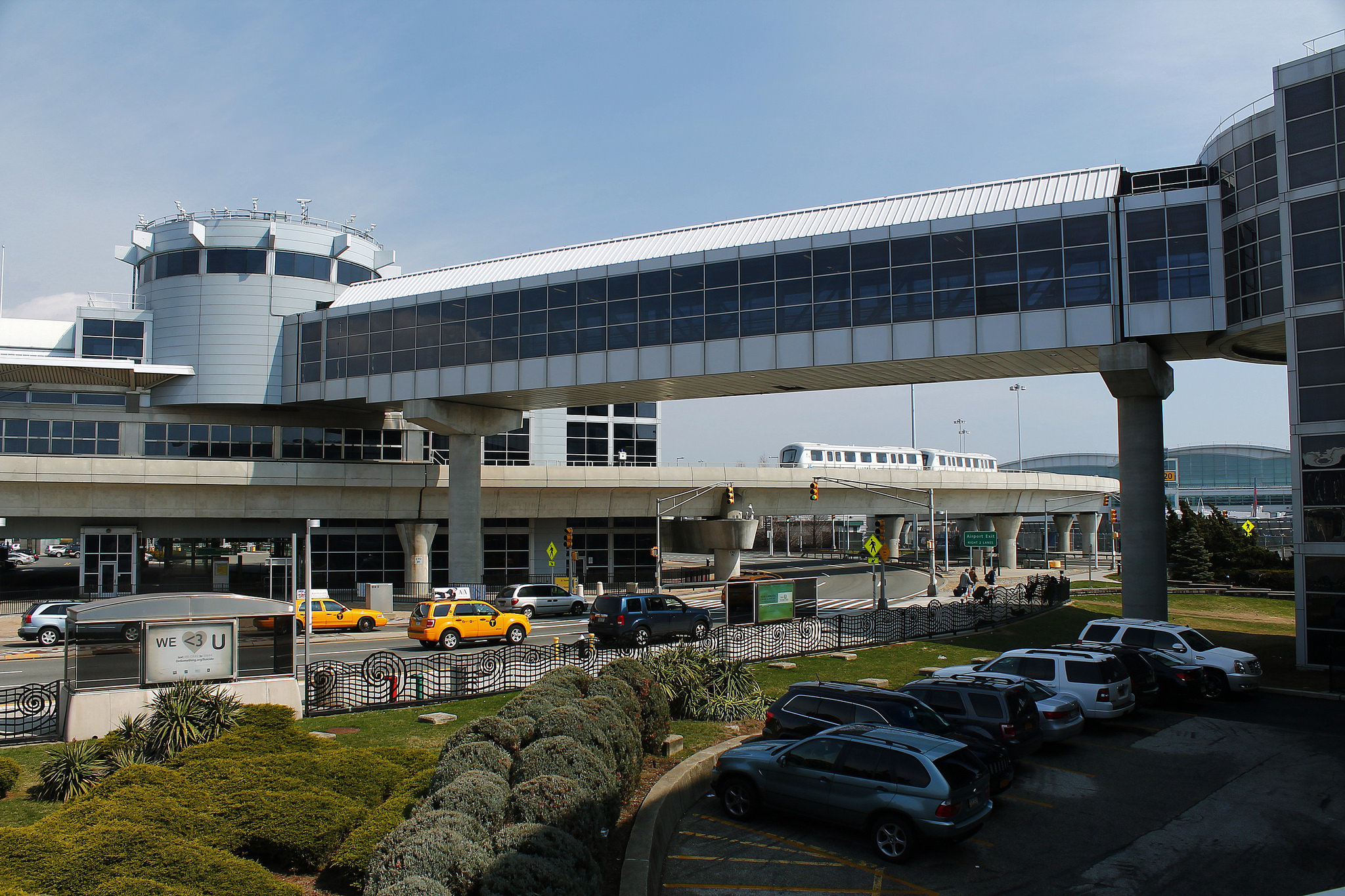 airports near new york city