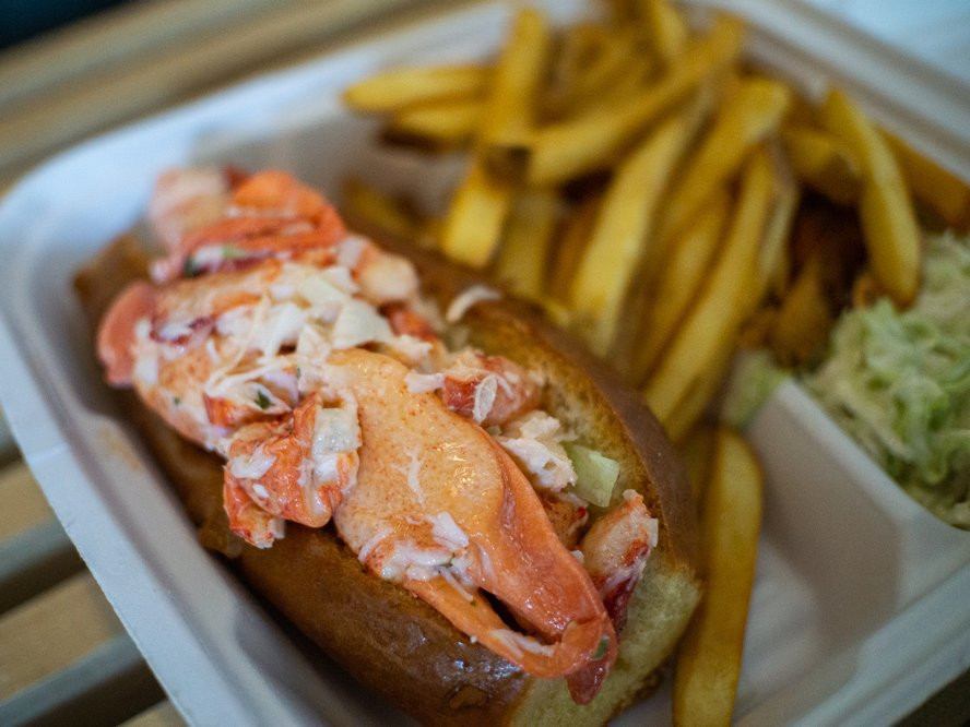 Best Places For Lobster Rolls In Orange County Cbs Los Angeles