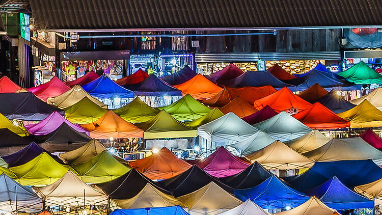 Eat, drink and shop for antiques at the Srinakarin Night Market 