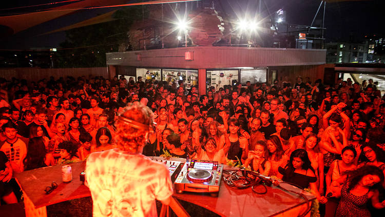 14 Best Nightclubs And Lounges In NYC For House Techno And More