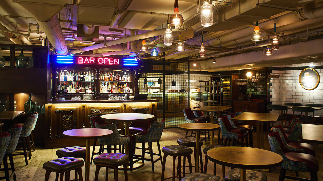 Bounce Bars and pubs in Holborn, London