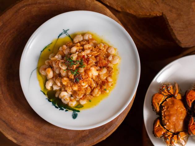 Sauteed river shrimp, hairy crab roe Sauteed river shrimp, hairy crab roe