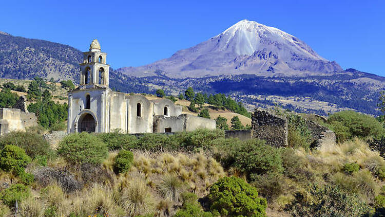 Desiertos y montañas