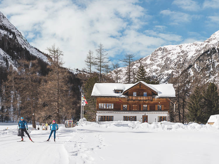 Gasthaus Spinas (Swiss Lodge), Bever