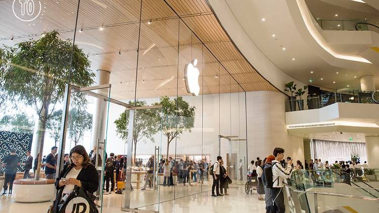 apple iconsiam' is the company's first store in thailand