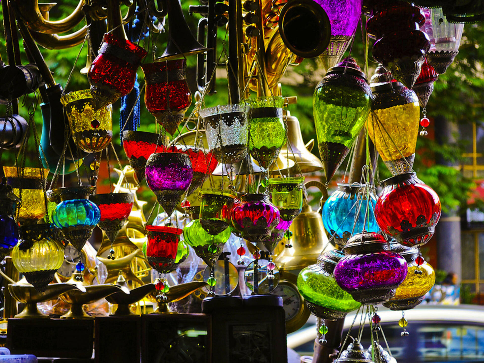 15 Best Markets in Mumbai for Souvenirs and More