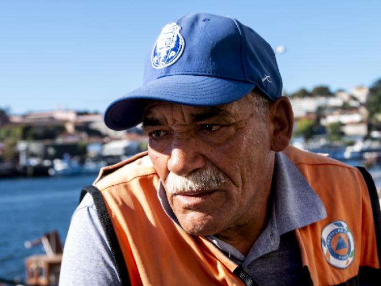 Gastão Teixeira, o homem que há 23 anos resgata quem cai ou se atira ao Douro
