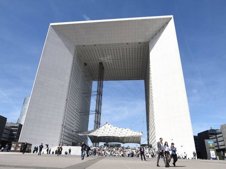 Patinoire de Noël sur le toit de la Grand Arche de la Défense