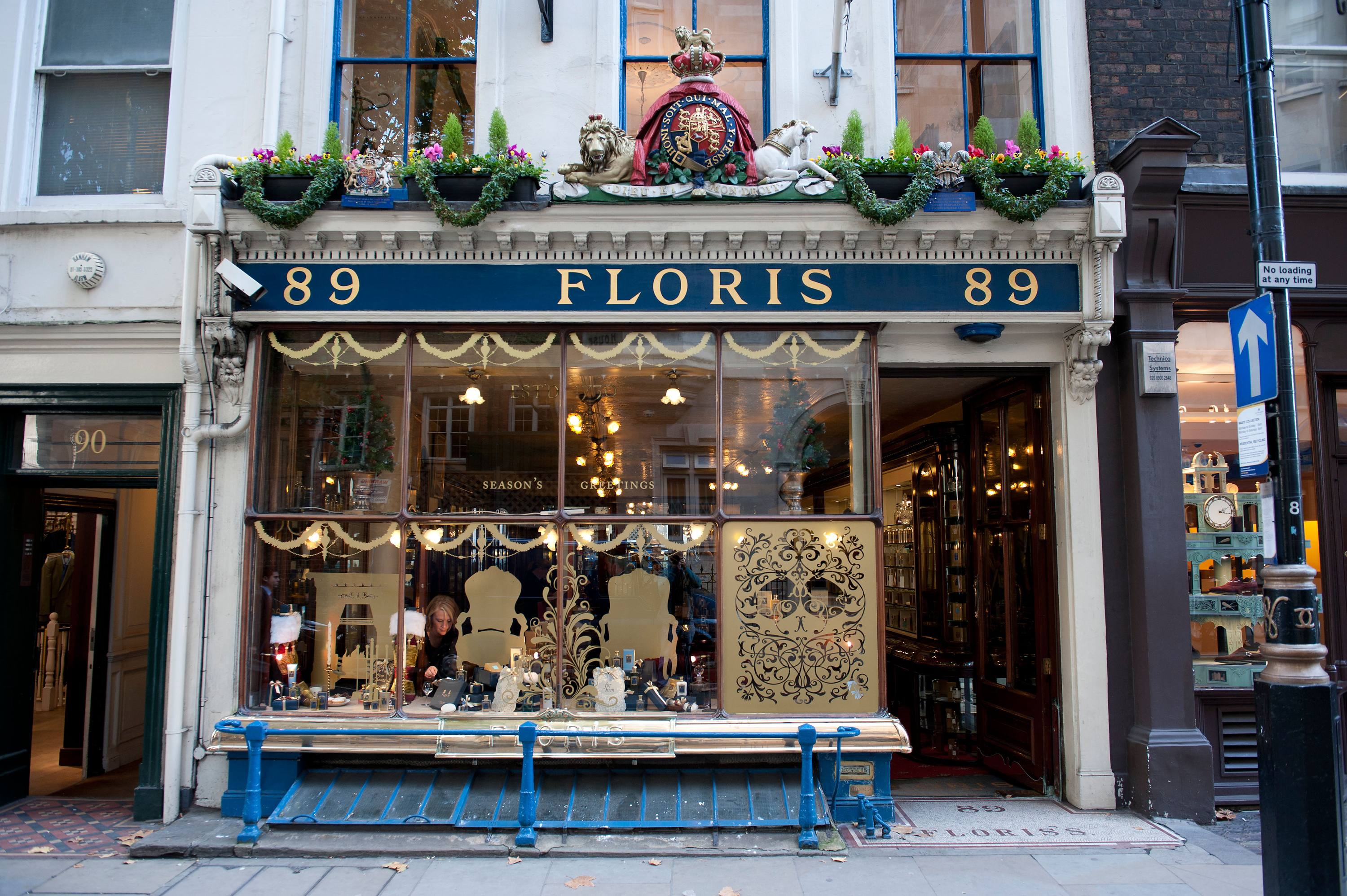 a-spotter-s-guide-to-london-s-most-beautiful-old-shopfronts