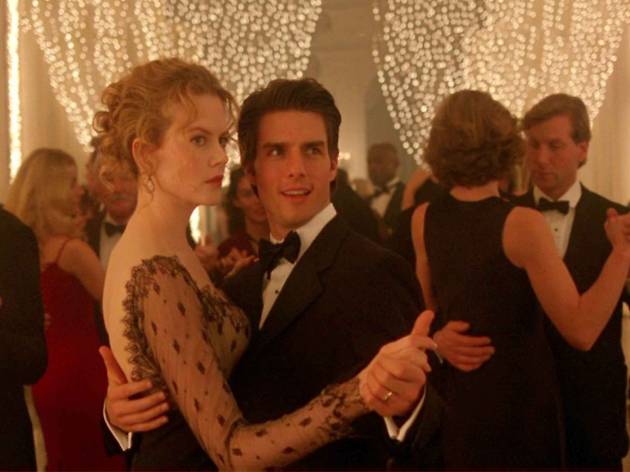 Ojos bien cerrados Ojos bien cerrados, dirigida por Stanley Kubrick y protagonizada por Nicole Kidman y Tom Cruise