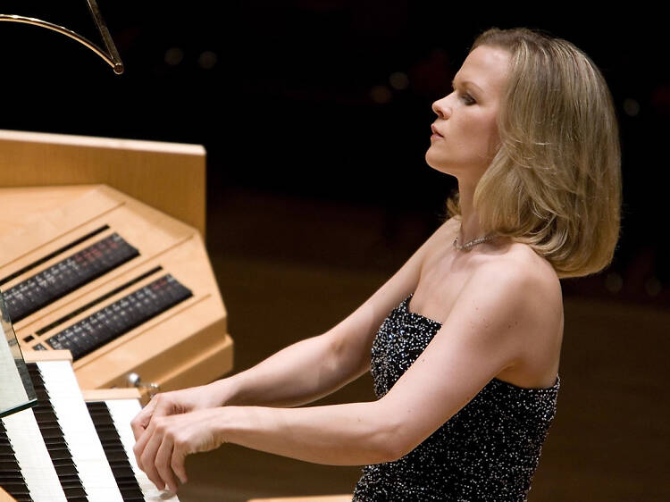 Iveta Apkalna interpreta Bach y Glass