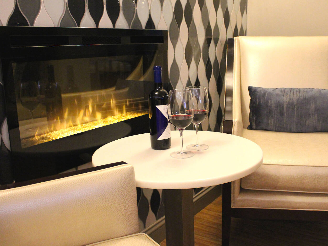 15 Boston Restaurants with Fireplaces for a Cozy, Romantic Meal