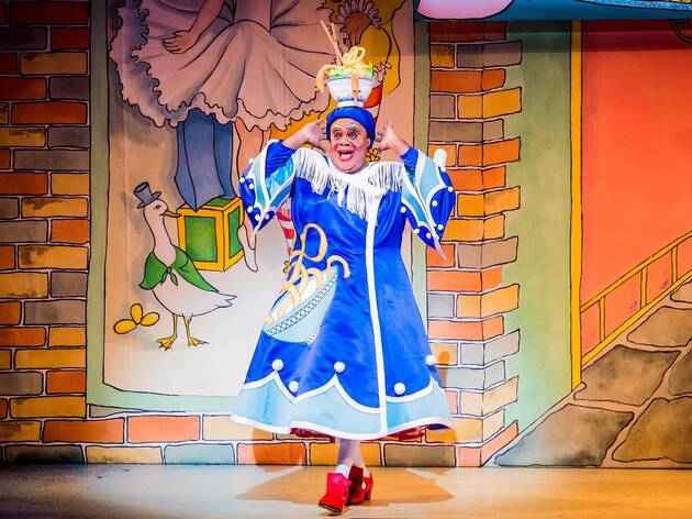 Aladdin - Hackney Empire - 23rd November 2018 Director - Susie McKenna Designer - Lotte Collett Lighting Designer - David Howe Widow Twanky - Clive Rowe The Empress - Tameka Empson Aladdin - Gemma Sutton Princess Ling Mai - Julie Yammanee Genie of the L