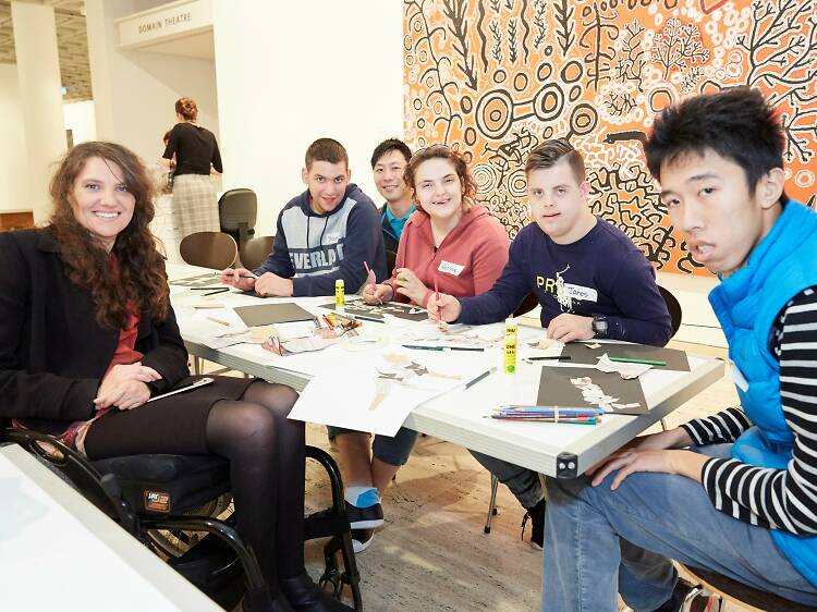 Artist Cobie Ann Moore leading an Access workshop at the Art Gallery of New South Wales in October 2018